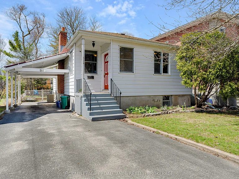 524 College St — Photo 1