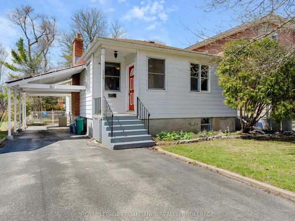 524 College St, Kingston, ON K7L 4M9