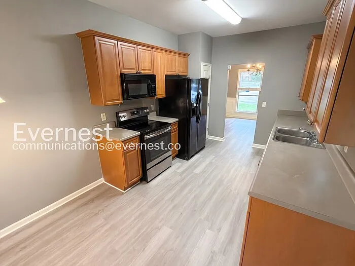 2008 Lake Cir — Photo 2