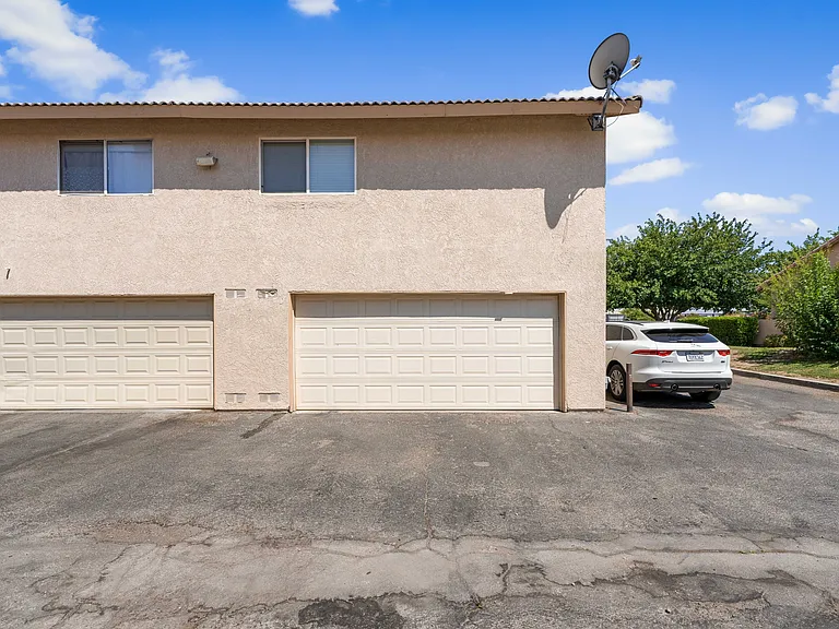 1648 Cactus Dr #D — Photo 31
