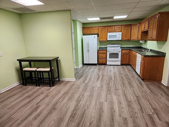 4th image of 819 Mount Olivet Rd