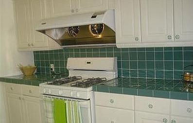 4th image of 2950 Somerset Pl