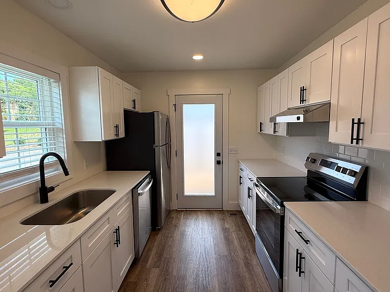2128 Sharondale Dr #F — Photo 6