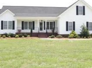 551 Country Club Rd, Mount Olive, NC 28365