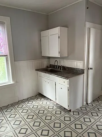 48 Storrie St #2 — Photo 10