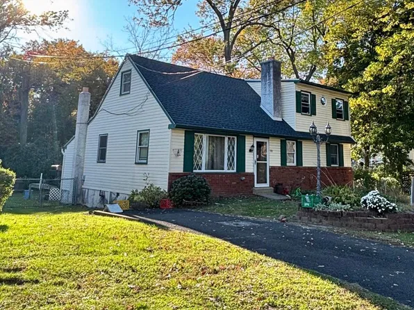 381 Larchwood Ave, Trevose, PA 19053