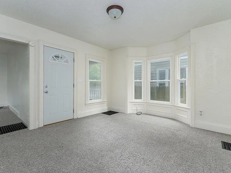 135 Burr Oak St — Photo 29