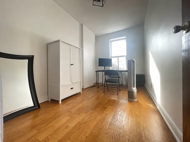 99 Albany Ave #4 — Photo 3