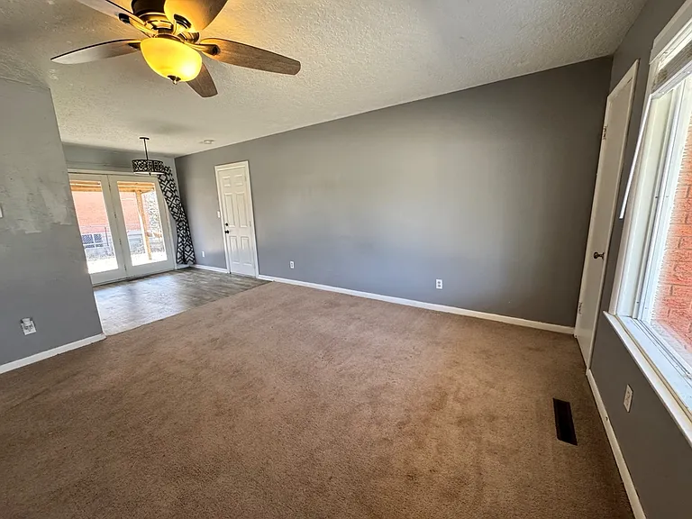 400 W Madison St — Photo 11