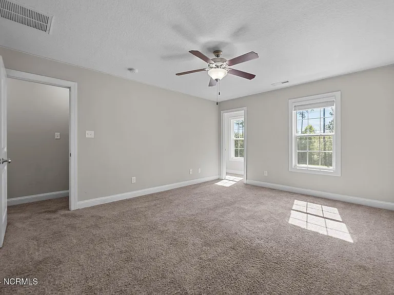 217 E Murrow Ln — Photo 10