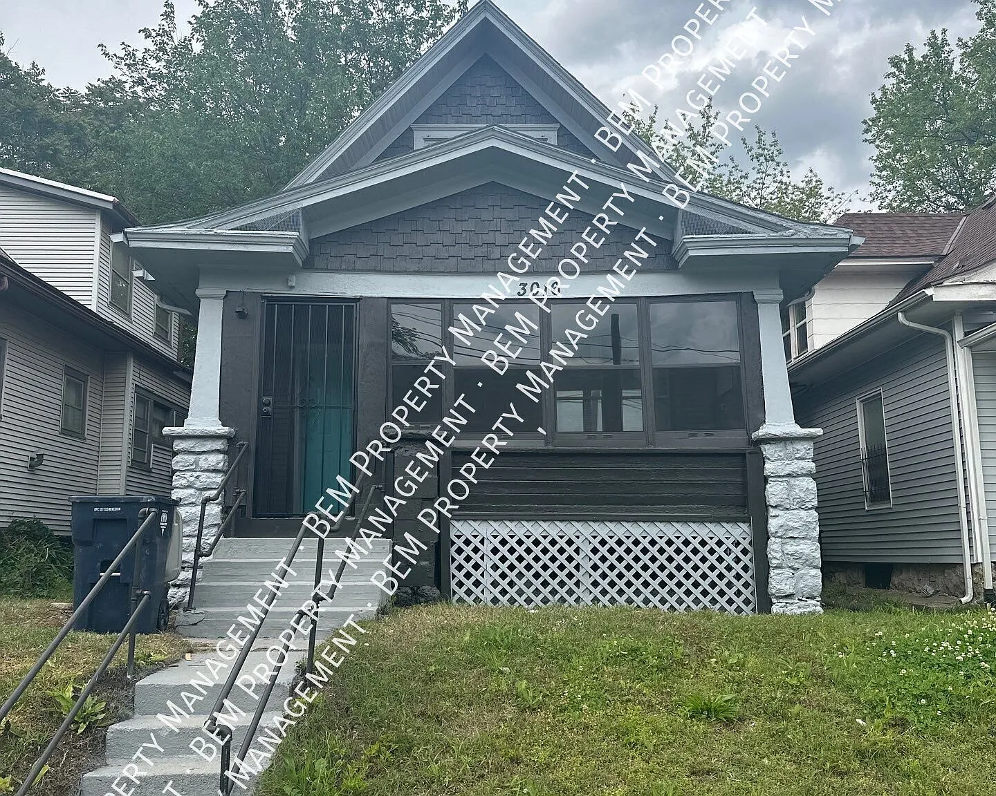3 bed, 1.5 bath, 1285 sqft, $1,450 — Photo 1