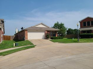 829 Prairie Dr, Aubrey, TX 76227