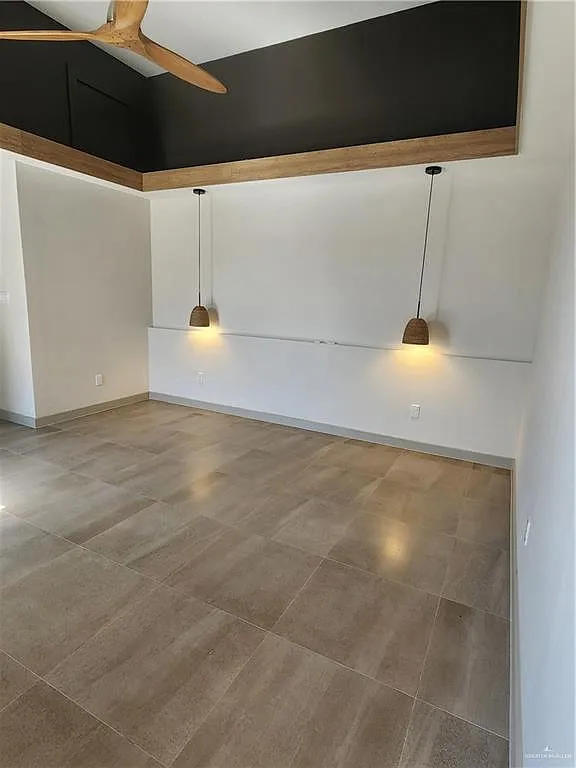 3 bed, 2.5 bath, 1910 sqft, $3,000 — Photo 2
