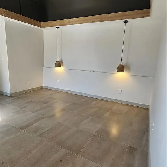 2712 W Hatfield Ave — Photo 2