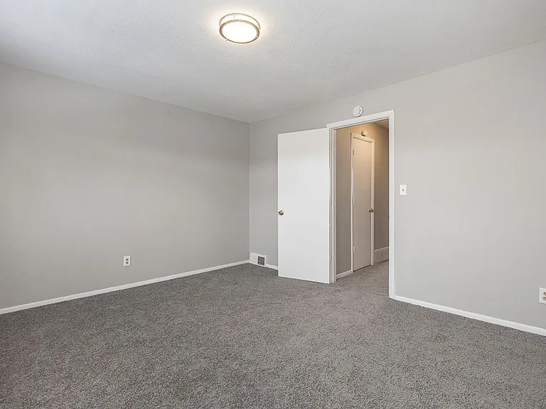 23755 Banbury Cir #10 — Photo 19