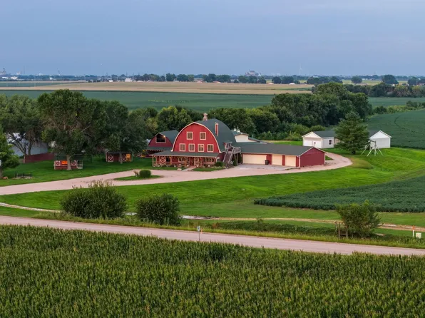 3045 S Marian Rd, Hastings, NE 68901