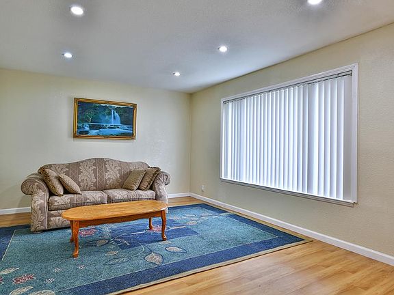 5th image of 5396 Avenida Almendros