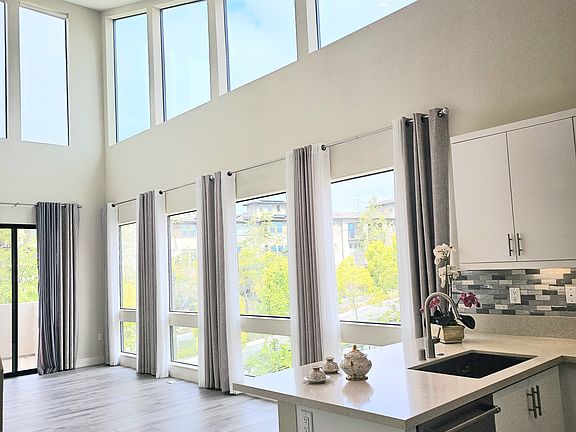 3rd image of 8536 Aspect Dr