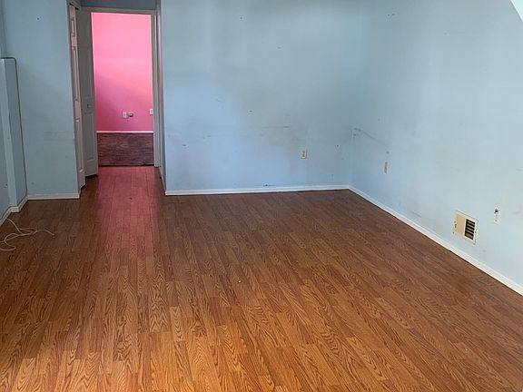 3rd image of 286 Wilson Ave #1A