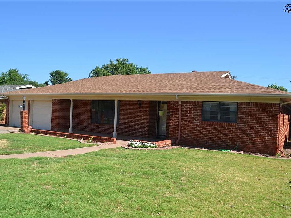 1st image of 1526 Sweetbriar Dr