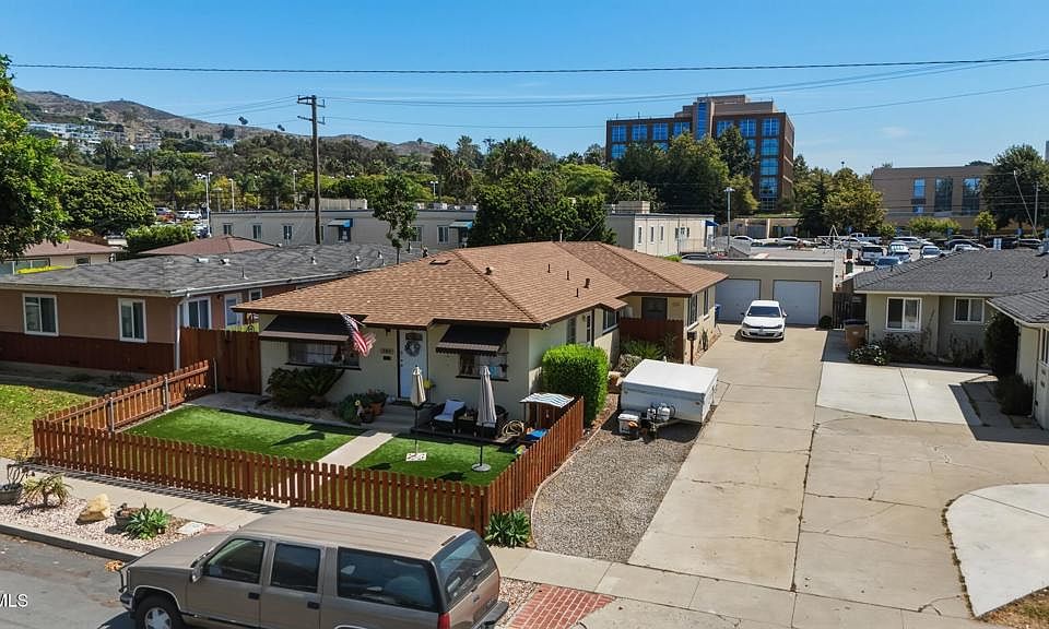 1st image of 282 Estrella St