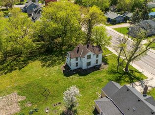 414 W 4th St, Winthrop, MN 55396