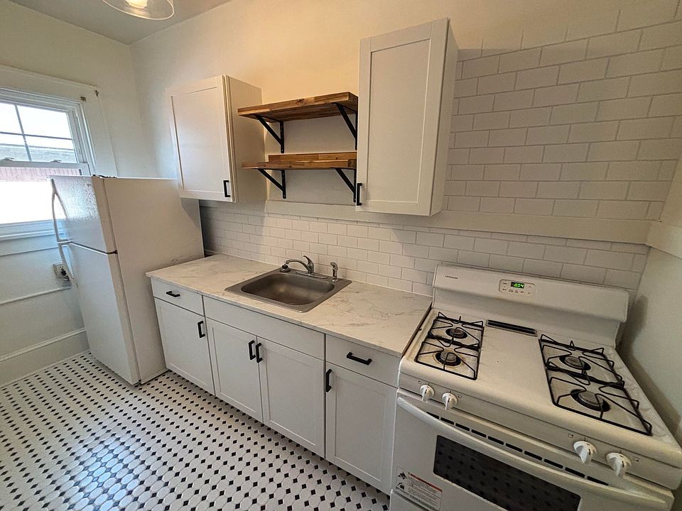 1st image of 7 Murdock Ave Unit 4