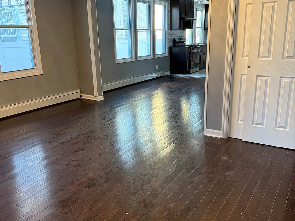 1st image of 21716 Hempstead Ave Floor 1