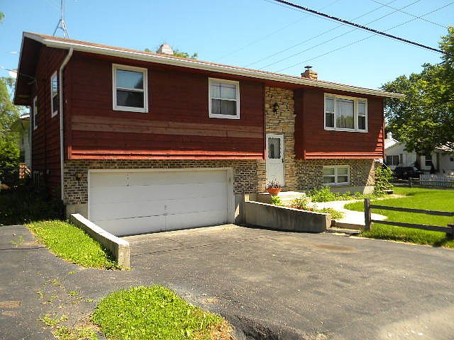 1st image of 1526 Woodridge Dr
