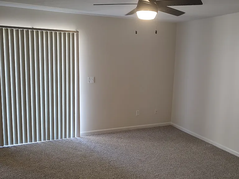 501 SW Hoke Ln — Photo 17