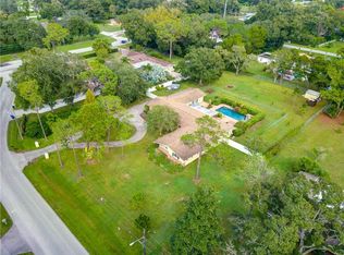 1611 Robin Hood Ln, Clearwater, FL 33764