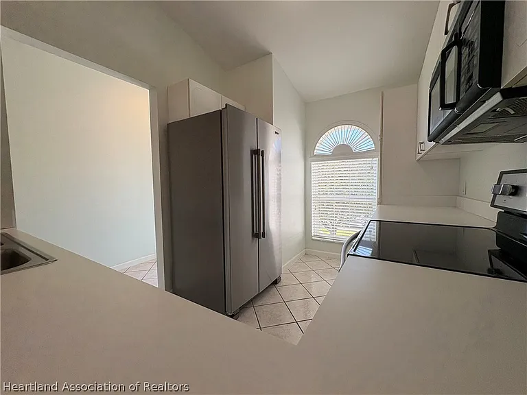 406 Stephen Dr — Photo 6