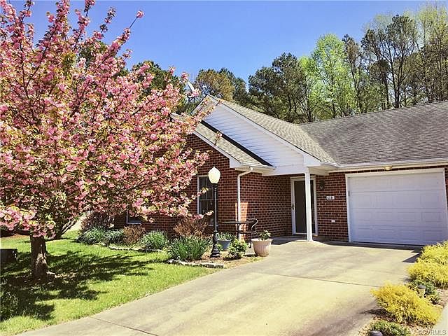 1st image of 419 Cobblestone Dr