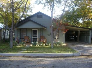 504 W Peach St, Fredericksburg, TX 78624