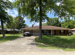 115 Timber Ln, Baytown, TX 77520