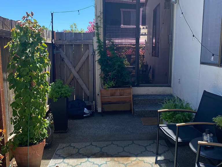 884 W Spain St — Photo 17