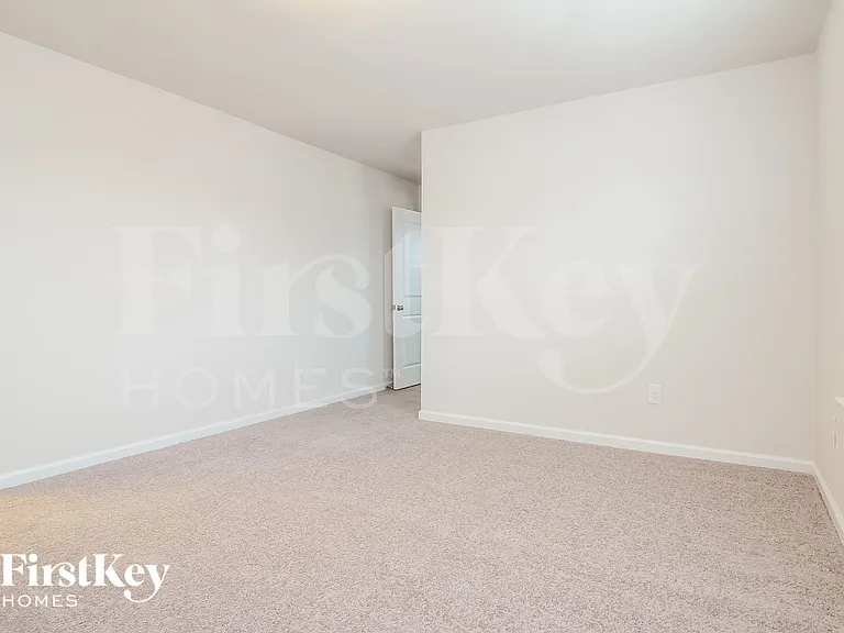 604 Goldburn Way — Photo 14