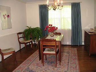 5th image of 608 Hyde Run Dr