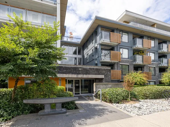 221 E 3rd St #316, North Vancouver, BC V7L 0C1