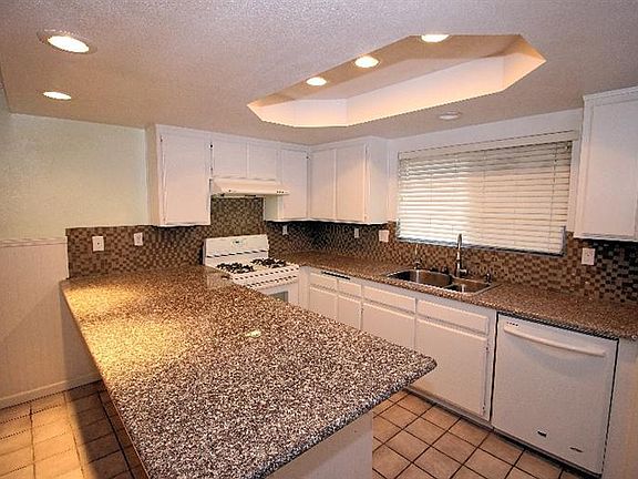 5th image of 16055 Andover Dr