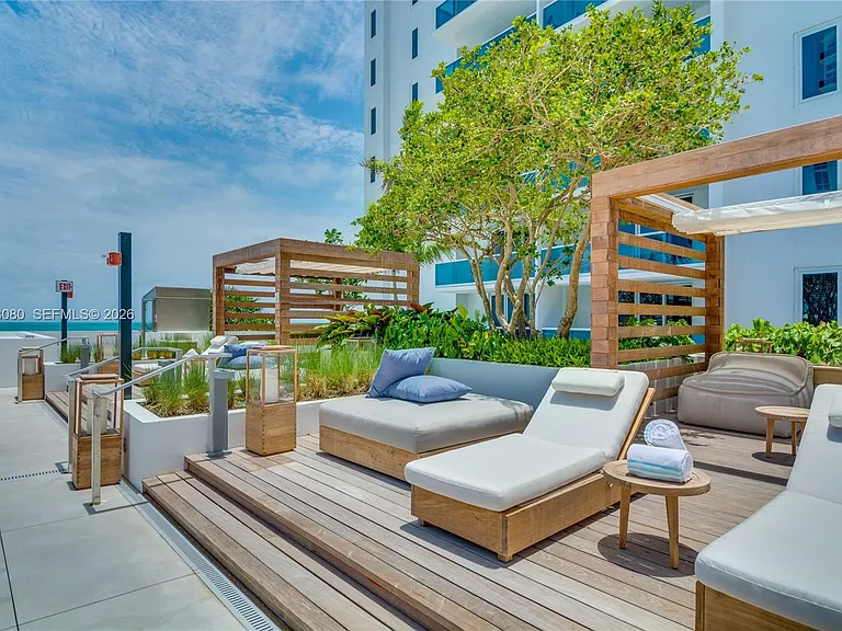 2301 Collins Ave #1009 — Photo 38