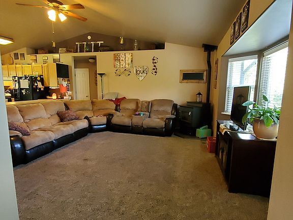 4th image of 79 Sunnyside Dr