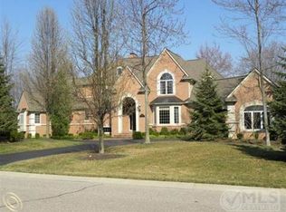 7110 Oak Ridge Ct, Independence, MI 48346