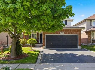 80 Country Club Dr, Cambridge, ON N1T1Z8