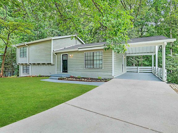 3rd image of 678 Lakeridge Dr SE