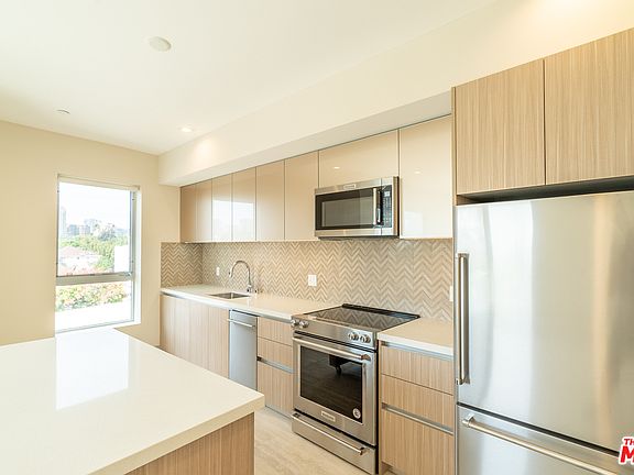 2nd image of 10534 Santa Monica Blvd APT 106
