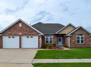 705 Carter Ct, Siloam Springs, AR 72761