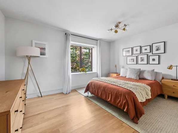 401 Hicks Street image 6 of 11