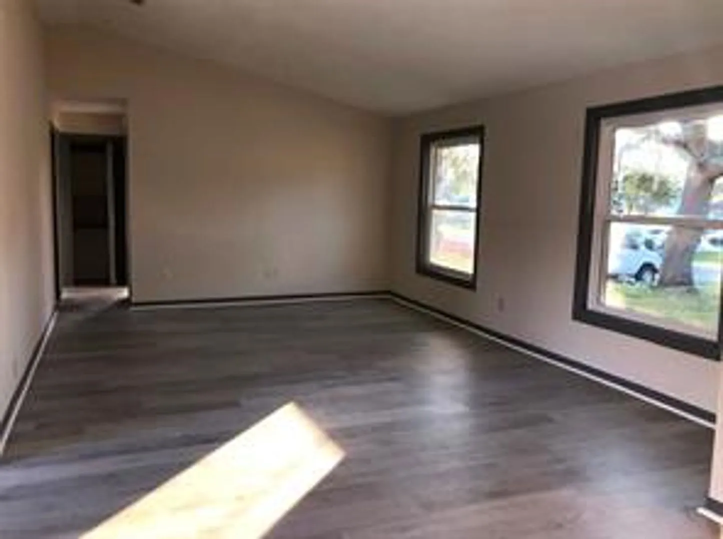 3 Bedroom / 2 Bath Deltona Home Available Now! — Photo 2