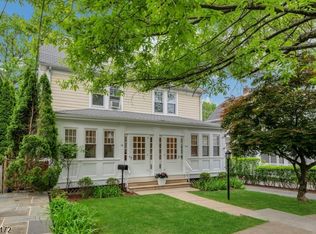 16 Russell Pl, Summit City, NJ 07901
